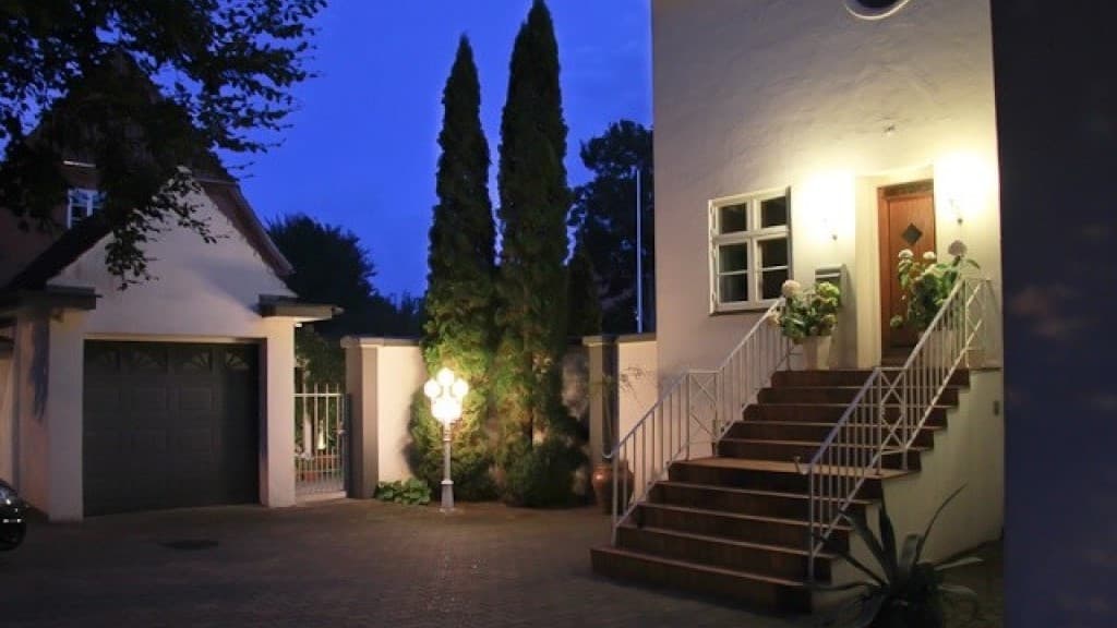 Marys house